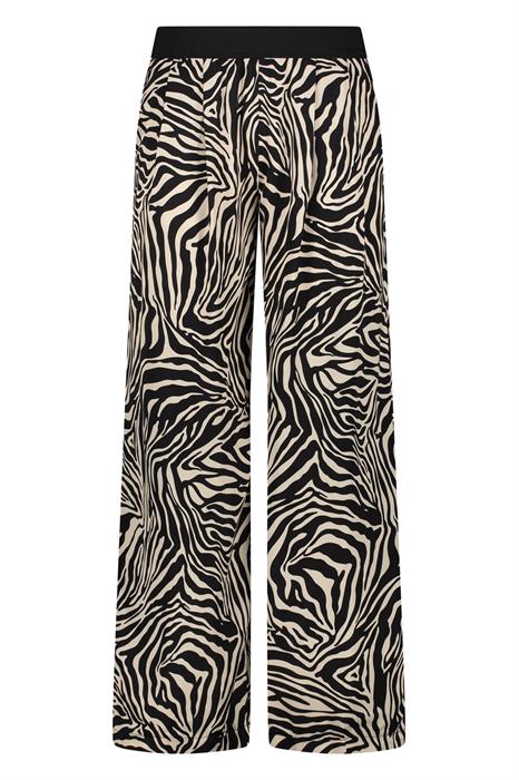 In shape Broek Carlijne