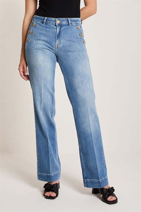 Para Mi Jeans Eve Button